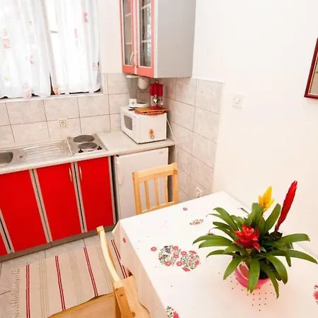 Miro - 300 M From Sea Apartment