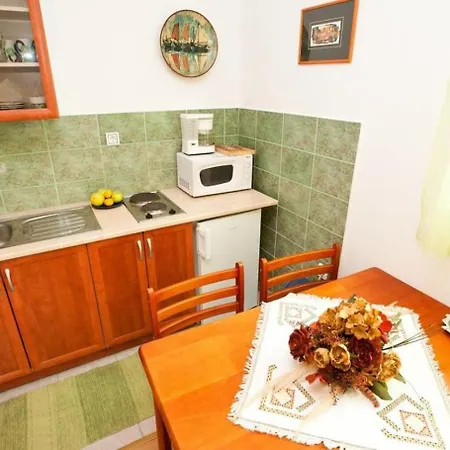 Apartment Miro - 300 M From Sea